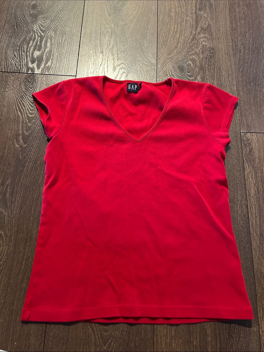 GAP Women's V-Neck Short Sleeve Tee - Red